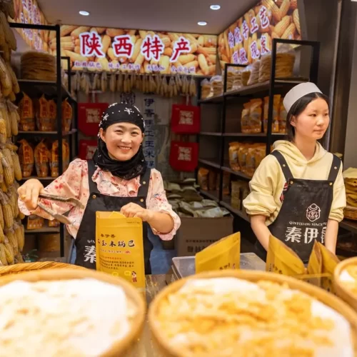 Street food experience at Xi’an Muslim Quarter during China tour