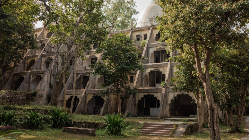 The Travellers - Yoga & Wellness Retreat India - Beatles Ashram