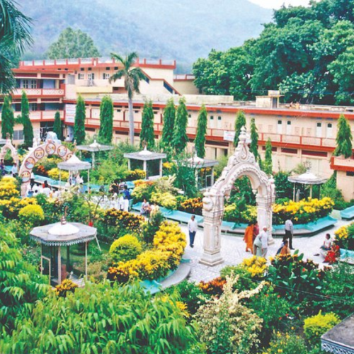 The Travellers - Yoga & Wellness Retreat India - Rishikesh