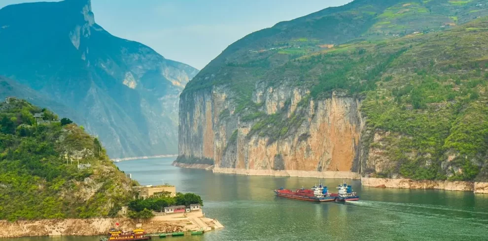 Scenic Yangtze River cruise through the Three Gorges